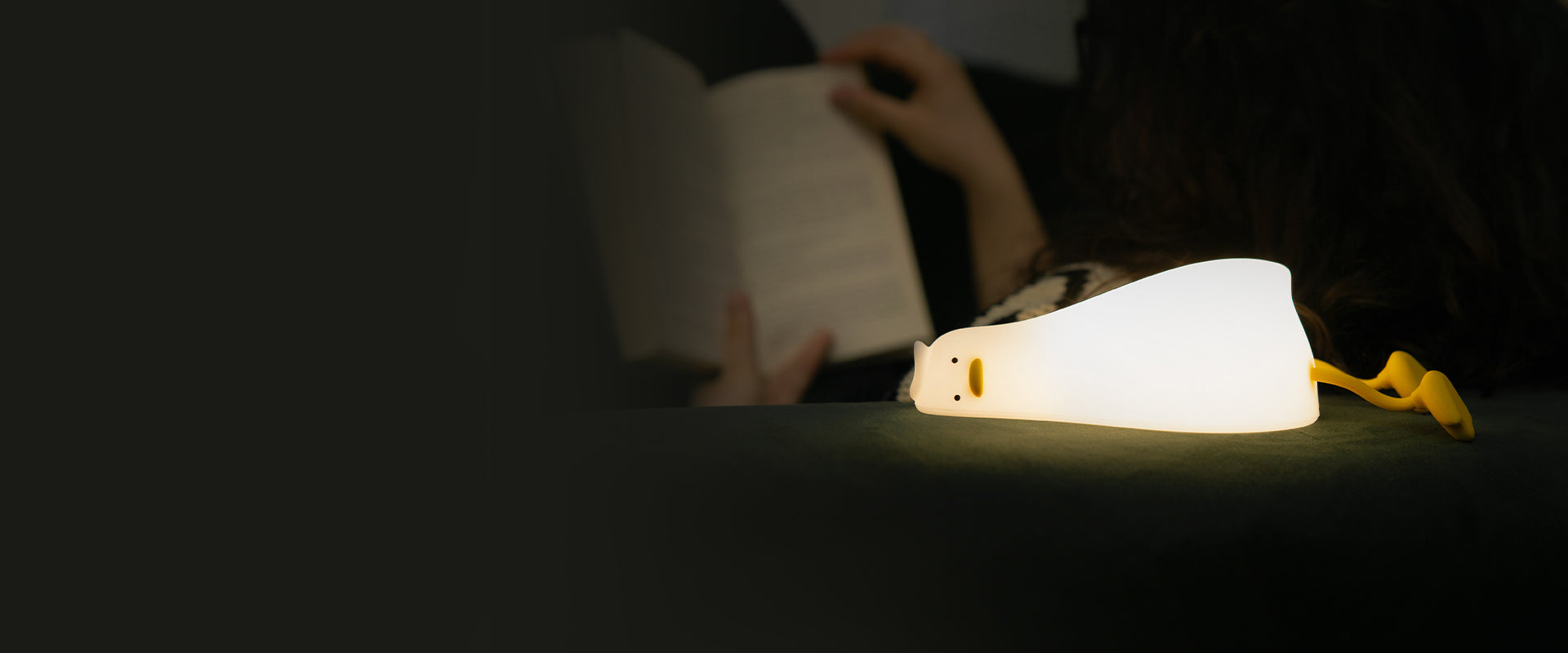 Lampă de veghe pentru copii cu lumină caldă, ideală pentru citit și relaxare, cu control tactil și intensitate reglabilă