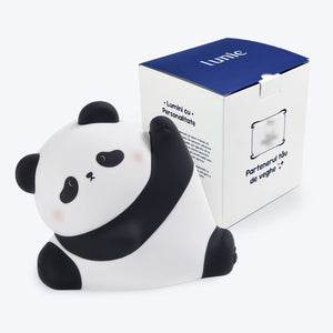 Lampă de veghe panda Zen aprinsă, cu lumină caldă pentru camera copilului.